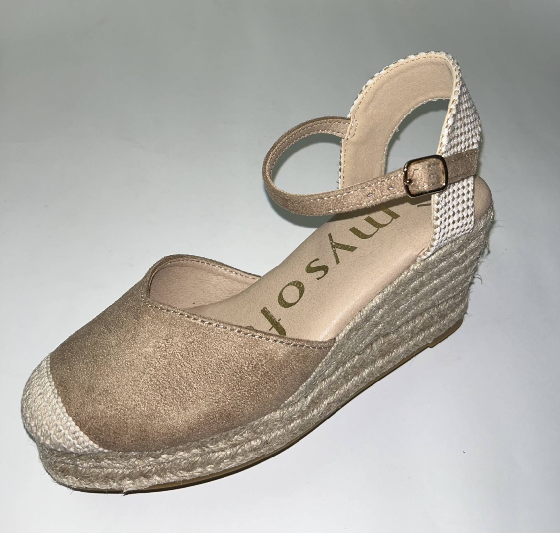 Alpargata con cuña en antelina taupe (beige) mod. 24M130 de MYSOFTSHOES. M-360