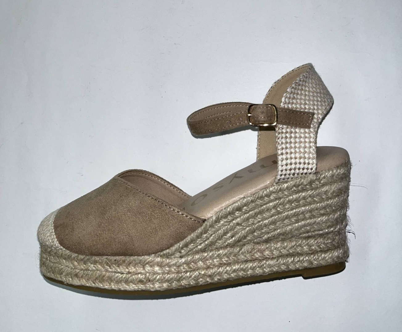 Alpargata con cuña en antelina taupe (beige) mod. 24M130 de MYSOFTSHOES. M-360