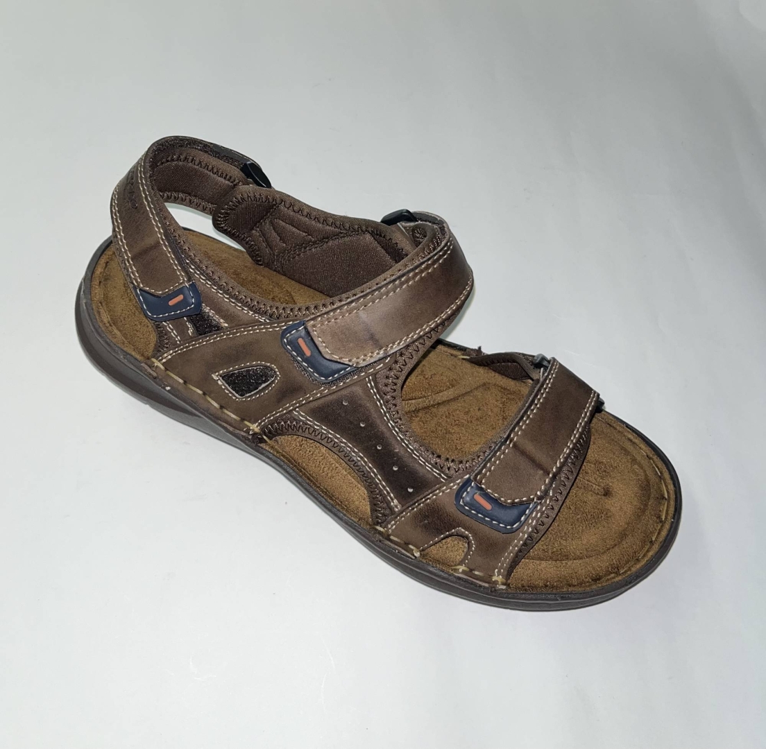 Sandalias hombre tipo californiana en piel marrón mod.53210 de LIBERTO. H-398