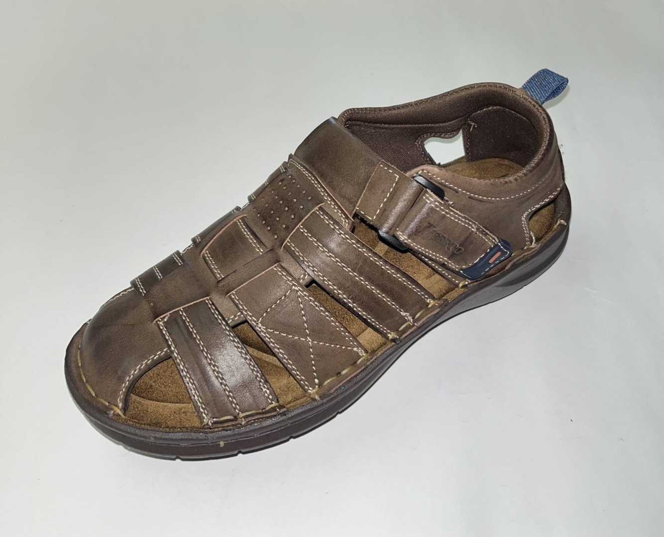 Sandalias para hombre semicerradas en piel color marrón mod. 53211 de LIBERTO. H-397