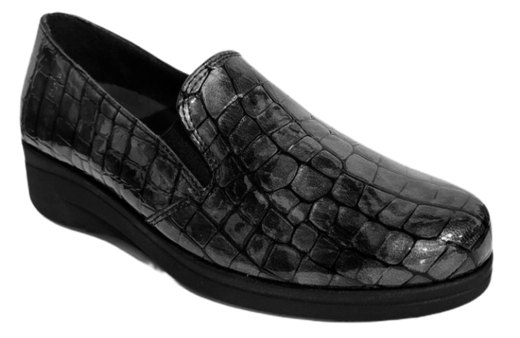 Zapato de mujer en piel de charol negro de DULCEPIES . M-149